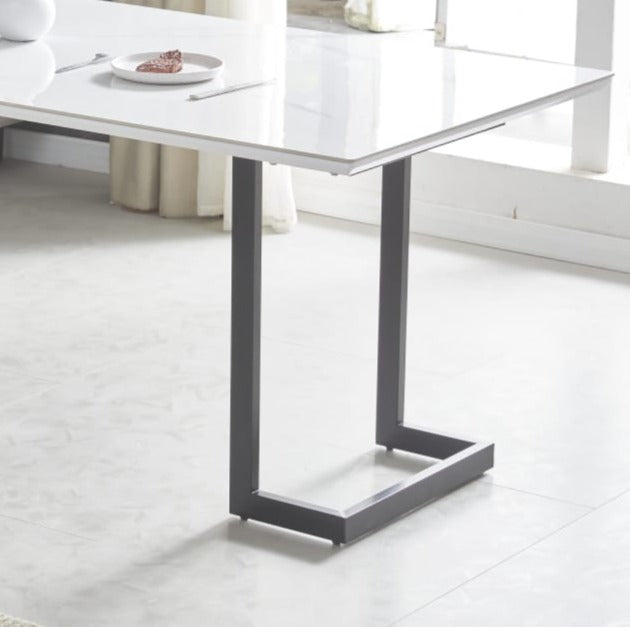 Table à manger – Plateau céramique effet pierre – Pieds noirs – 180 cm