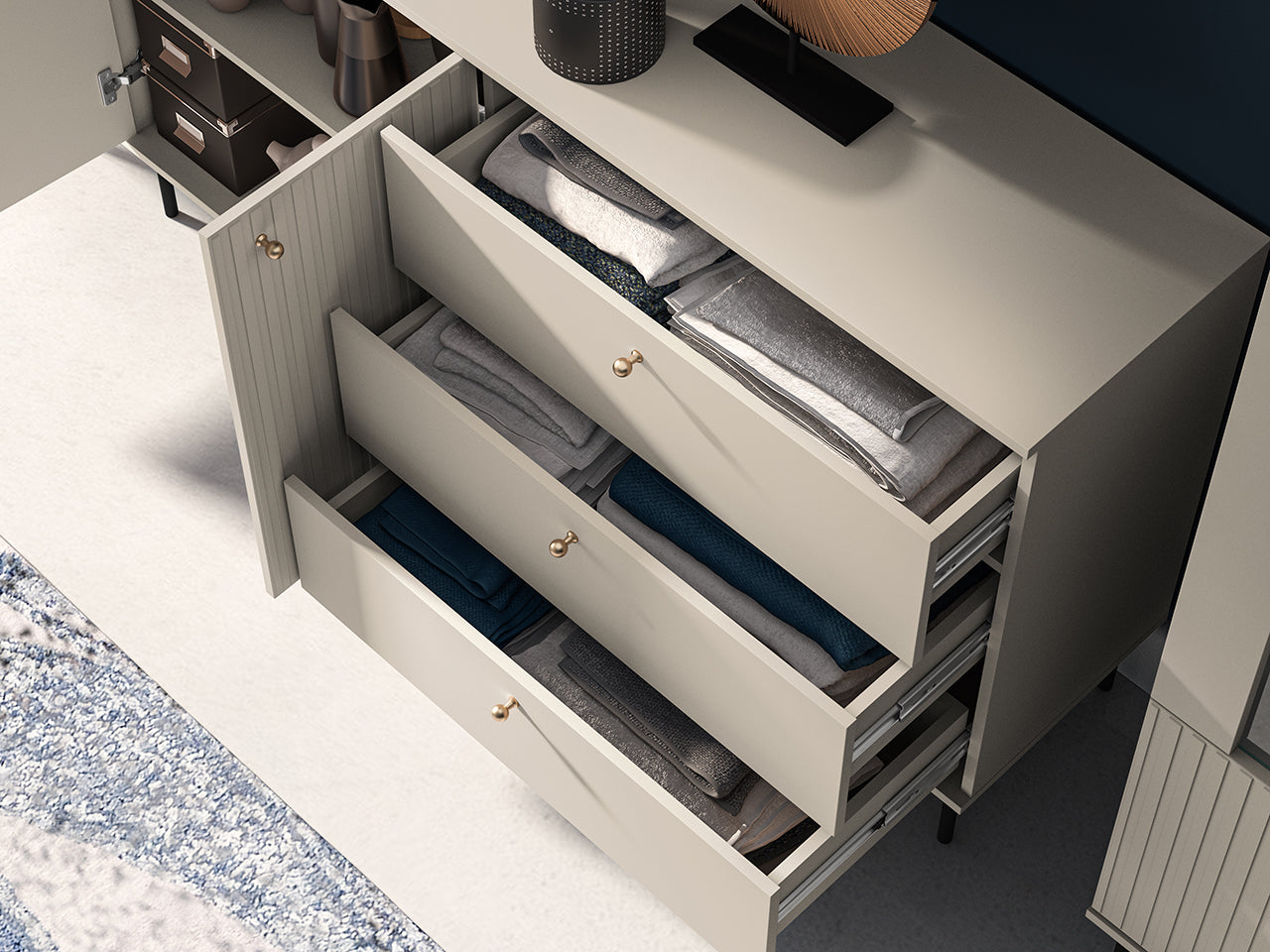 Commode en MDF Cachemire avec Tiroirs Profonds & Finitions en Or Brossé
