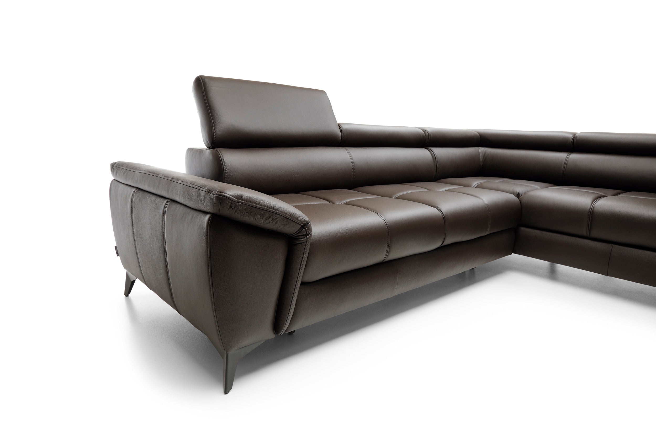 Canapé d’angle en cuir naturel avec couchage et rangement – Élégance & confort haut de gamme